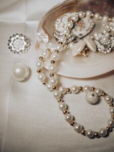 Read more about the article Sell It or Pawn It? How to Decide What Makes Sense for You 